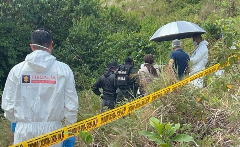 Las autoridades examinan la masacre de tres personas en las zonas rurales en Argelia, Valle del Norte de Del Cauca