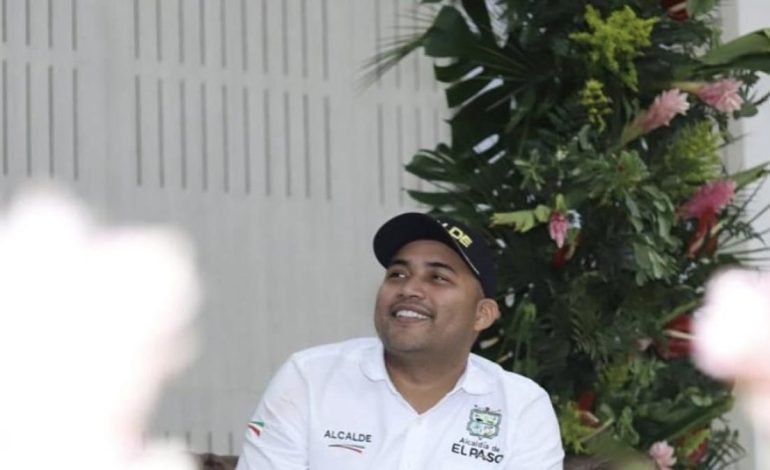 El alcalde de El Paso, César, recibió un disparo cuando estaba de camino a casa