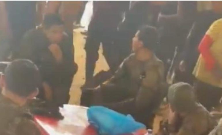 Prueba de supervivencia de ocho militares preservados por la comunidad Tumaco y Roberto Payán (Nariño)