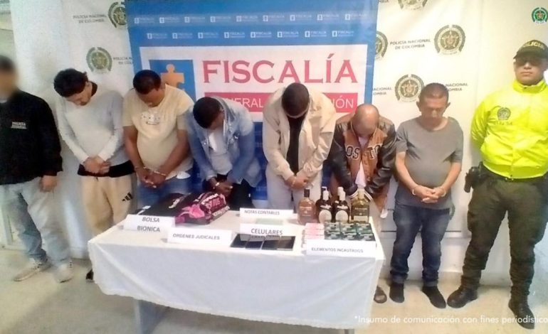 Cinco miembros del equipo que se comprometerían más de 20 pies a supermercados en Medellín