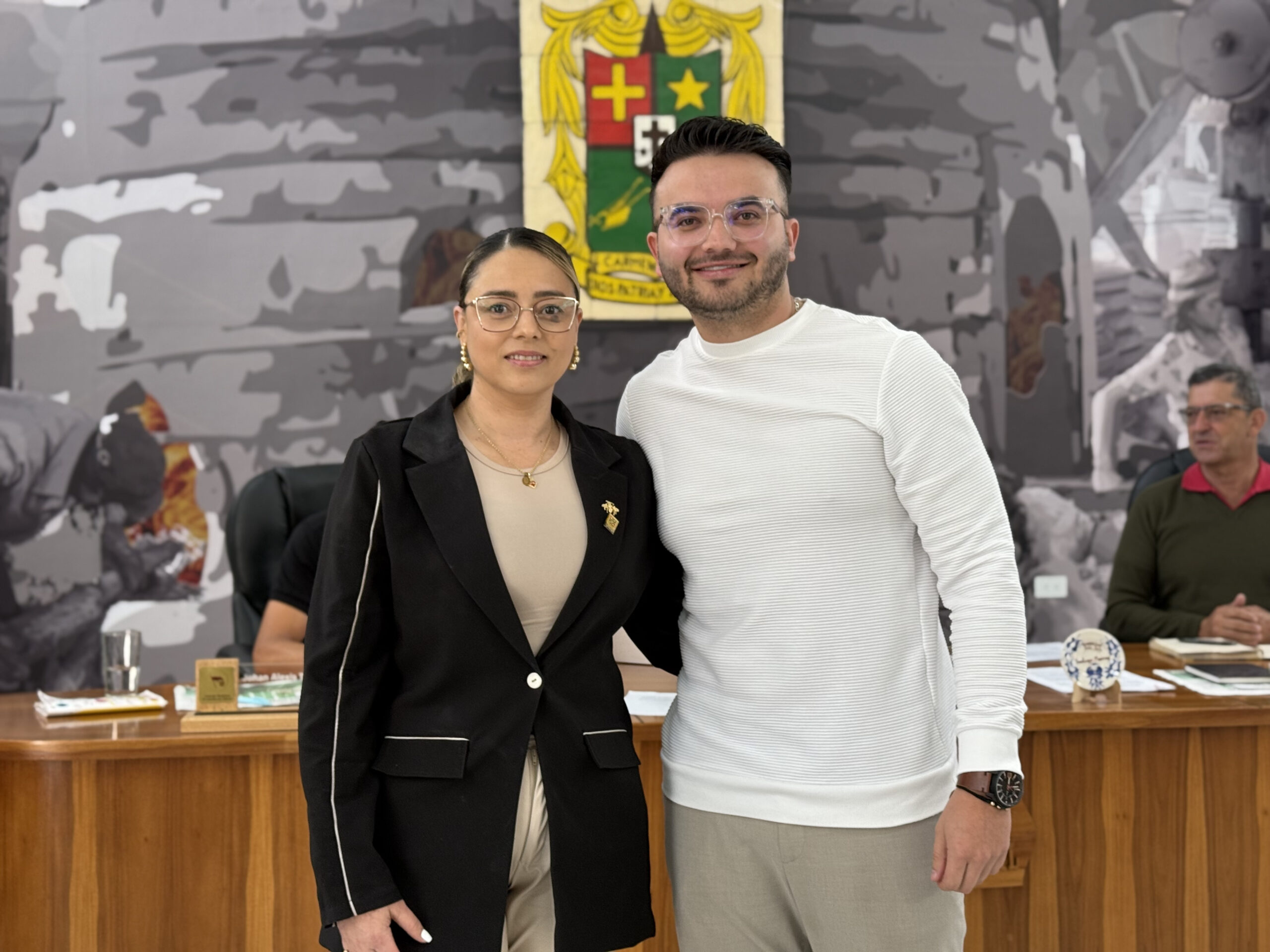 El Consejo de El Carmen tiene una nueva secretaria, ¿eso es todo?