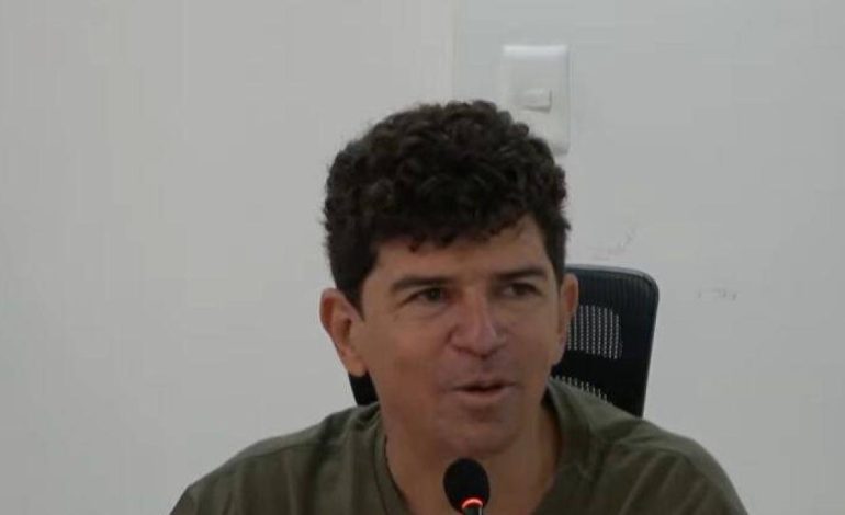 El fenómeno político de «El Mono» Martínez, que sacude con el consejo de Santa Marta