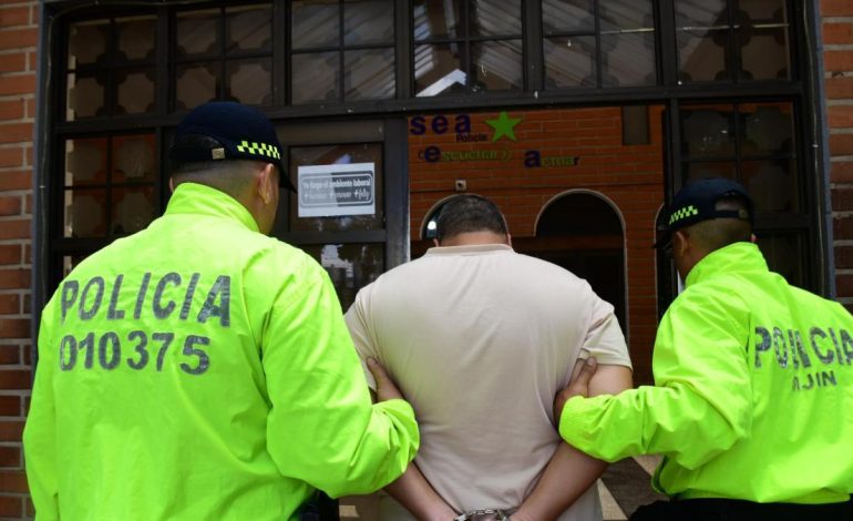 El hombre de 50 años fue capturado por el abuso sexual de sus tres familiares, incluidos dos menores