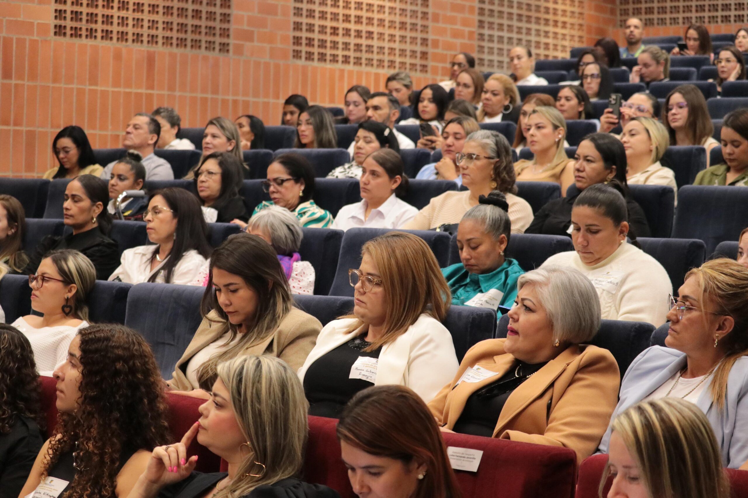 El gobierno y la idea apoyarán a las primeras mujeres y ejecutivas en gestión cooperativa internacional