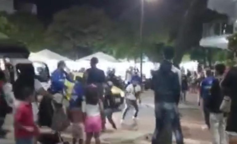 La cirugía espacial pública en la parte posterior terminó en una lucha violenta.