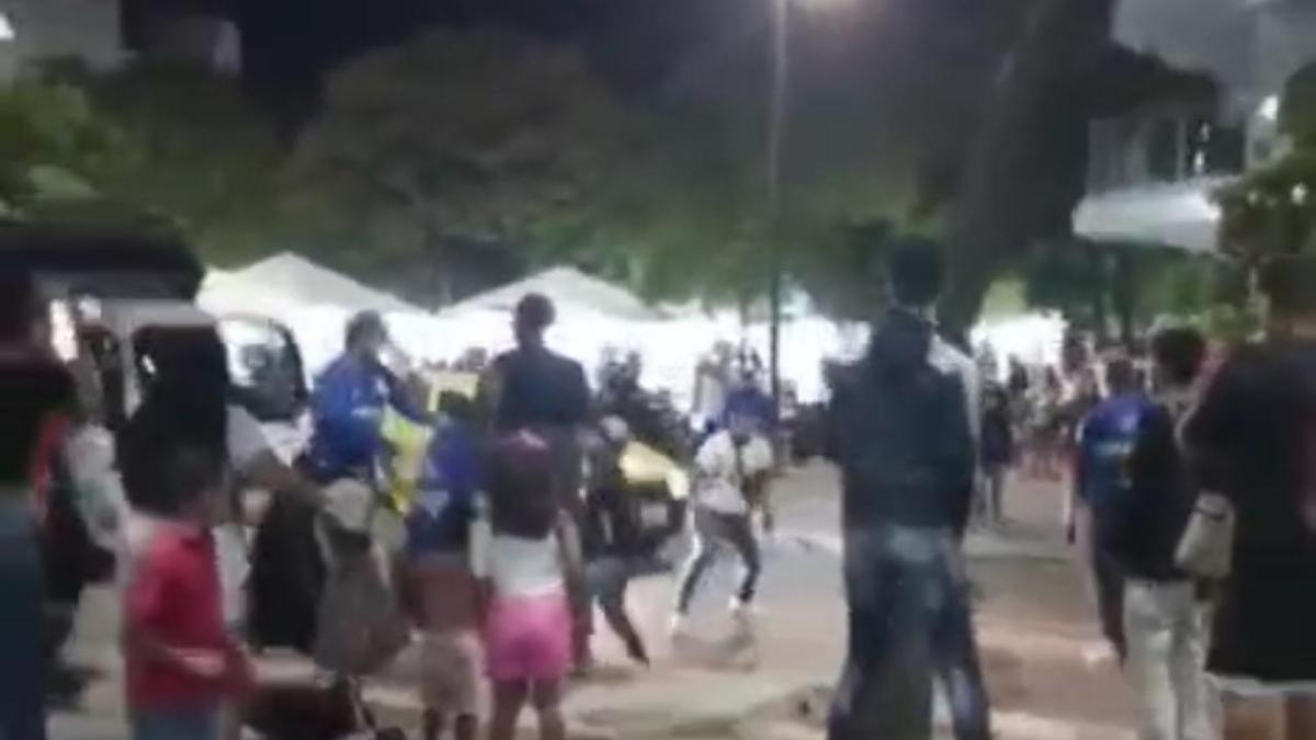 La cirugía espacial pública en la parte posterior terminó en una lucha violenta.