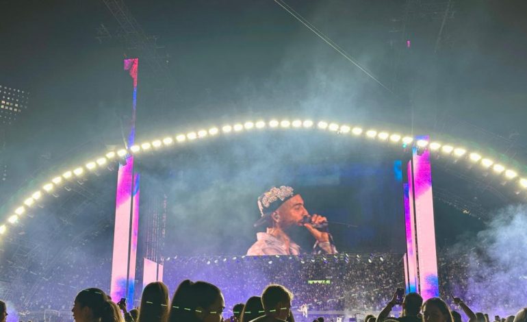 Maluma ha vuelto a caer en la historia, recolectando docenas de estrellas en «Medallo en el mapa»