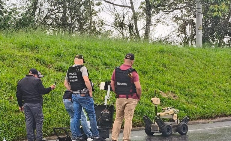 Pancartas instaladas que se refieren a disidentes en la comuna de la cauca