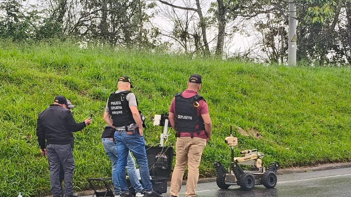 Pancartas instaladas que se refieren a disidentes en la comuna de la cauca