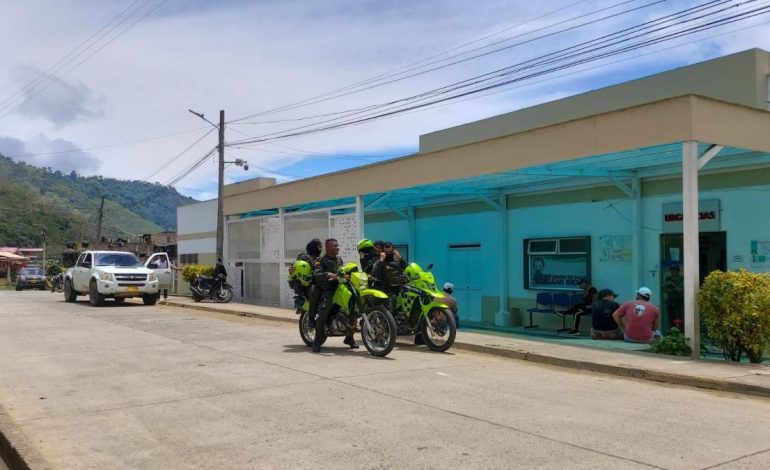 Tres escuelas y una carretera cerca de la protección de los civiles, después de un ataque terrorista en Nariño