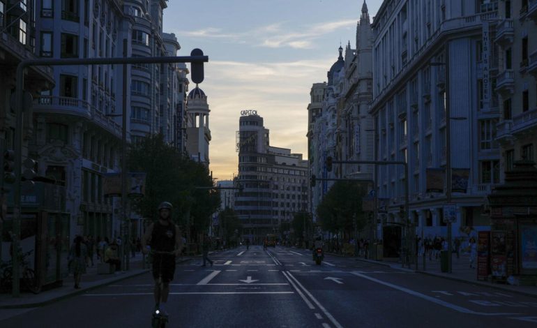 Restauran energía después de un gran apagón en España y Portugal.