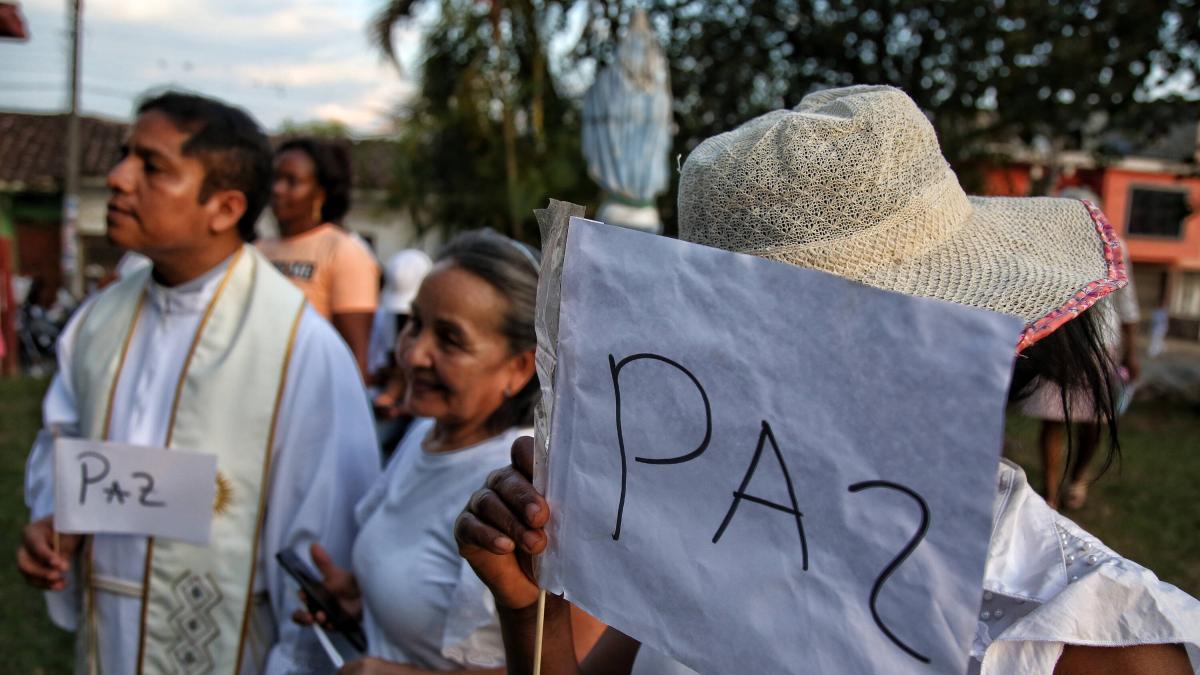 ¿Quién era el nativo y el líder más espiritual que fue asesinado en el este con un caucho?