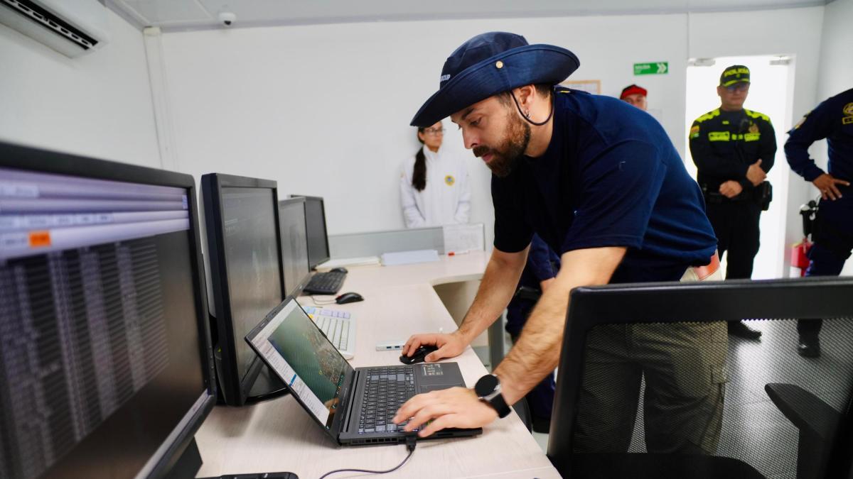 Este es un robot submarino con el que intensifica la búsqueda de la Dra. Tatiana Hernández en Cartaagen