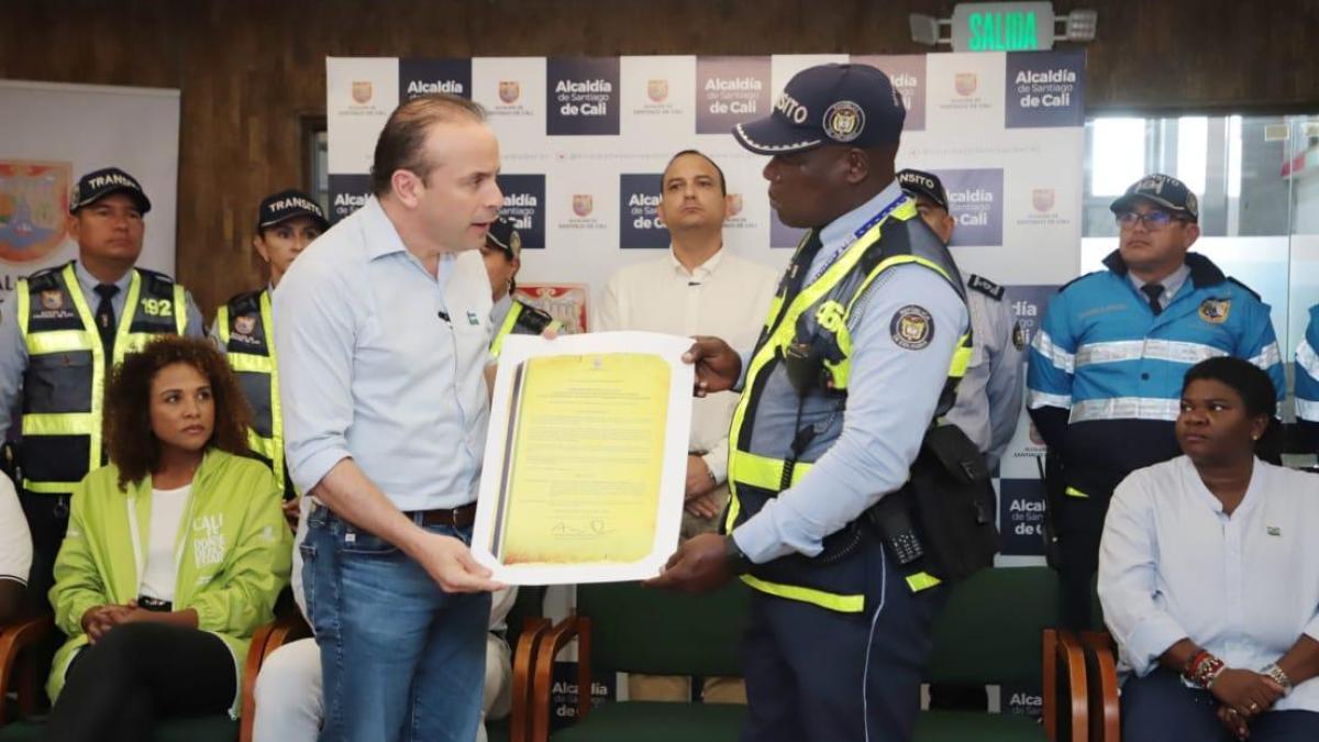 «Porque soy negro, ¿merezco ser un agente de tránsito?»: Guardian, víctima del racismo, pide justicia en absoluto