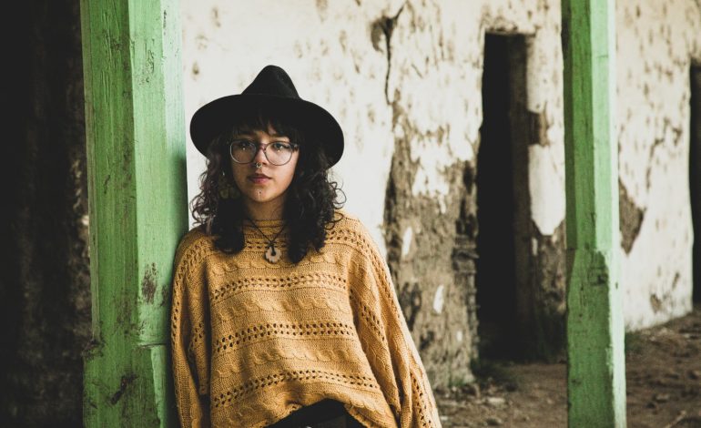 Ángela Bárcenas y Guamuca: La roca alternativa nacida en el alma de Nariño
– Primer plano