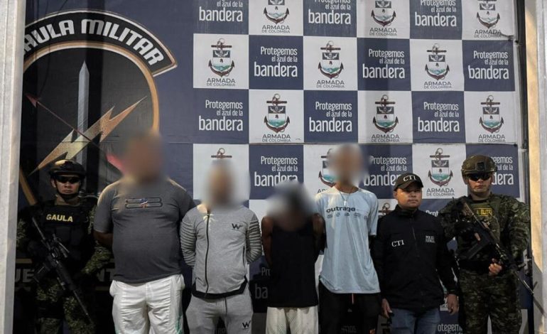 Capturaron a cuatro miembros de «Shottas»: dos de ellos consistían en una mesa de habitación.