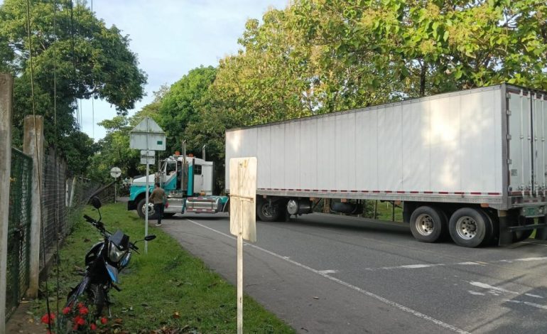 Cierre completamente en importante a través de Bass Cauca Antioquia para protestas como resultado de la cirugía contra la minería ilegal
– Primer plano