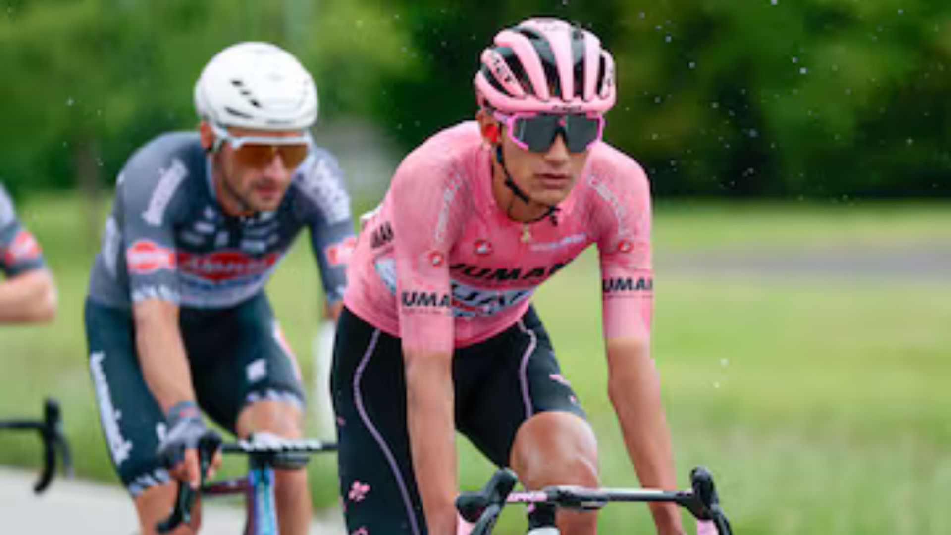 Así, la 18a etapa de la Italia se volvió

 – Primer plano