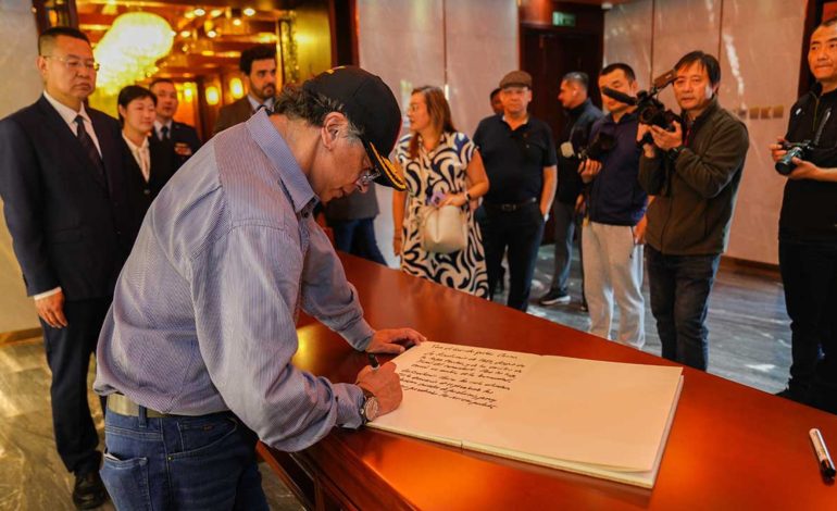 Gustavo Petro confirma la entrada de Colombia en una ruta de seda