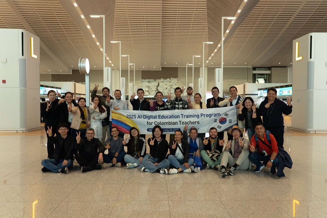 Los maestros colombianos regresan de Corea con nuevas herramientas para liderar la transformación digital

 – Primer plano