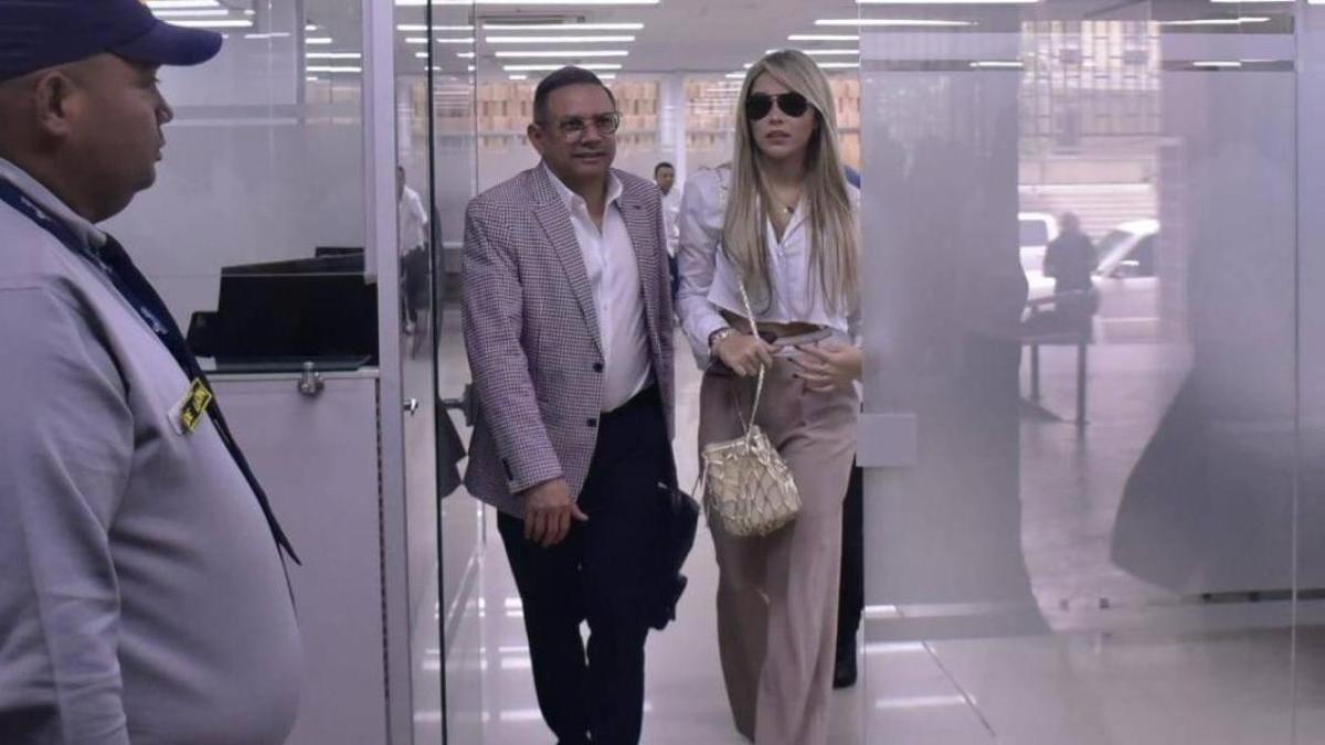 Daysuris Vásquez entregará bienes a la oficina del fiscal esta semana durante la controversia legal