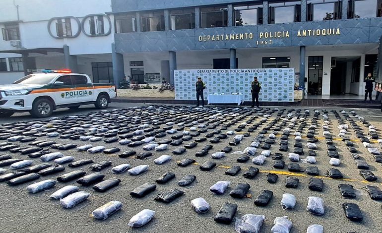 El hombre fue capturado más de la mitad de un tono de marihuana oculta al cargar el camión en Antioquia
– Primer plano