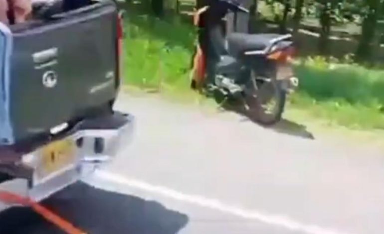 Las autoridades están investigando un vehículo que tiraría de la vaca después de un accidente en Palmir