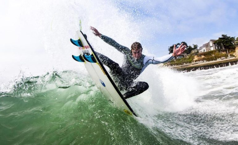 Los millonarios contradicen con un «dedo» que la Federación de Surf Colombiana recibirá en Cartagena