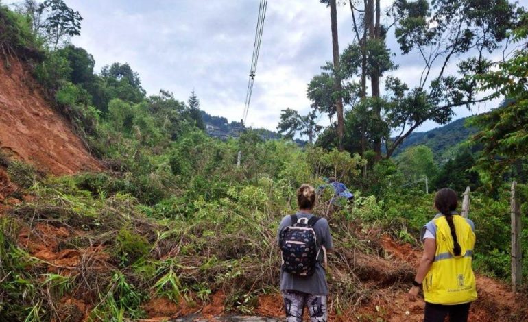 Más de 1000 afectadas y 229 casas amenazadas debido a fuertes lluvias