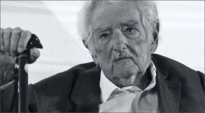 Así, el mundo reacciona después de su muerte