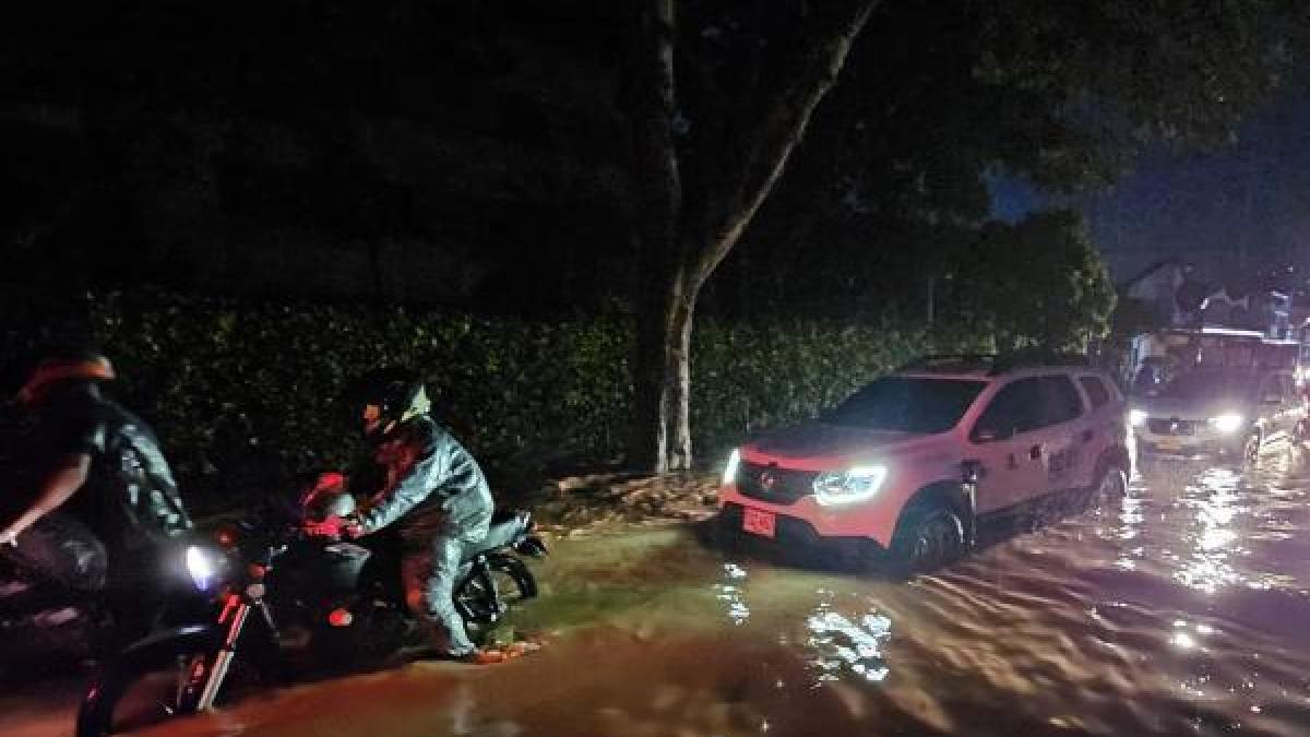 Nady en todo un fuerte aguacero