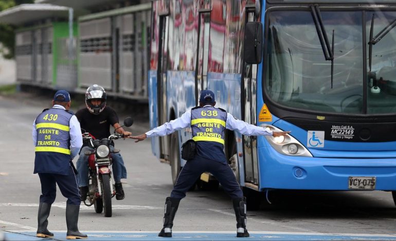 Piense bien antes de tratar de escapar del control de la movilidad; El vehículo se puede confundir