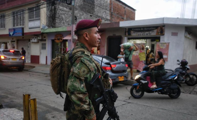 También tomaron la niñera del niño y luego la liberaron