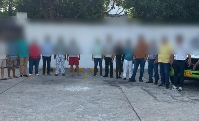 Un póster que transformó los activos estatales en actividades privadas con soledad
