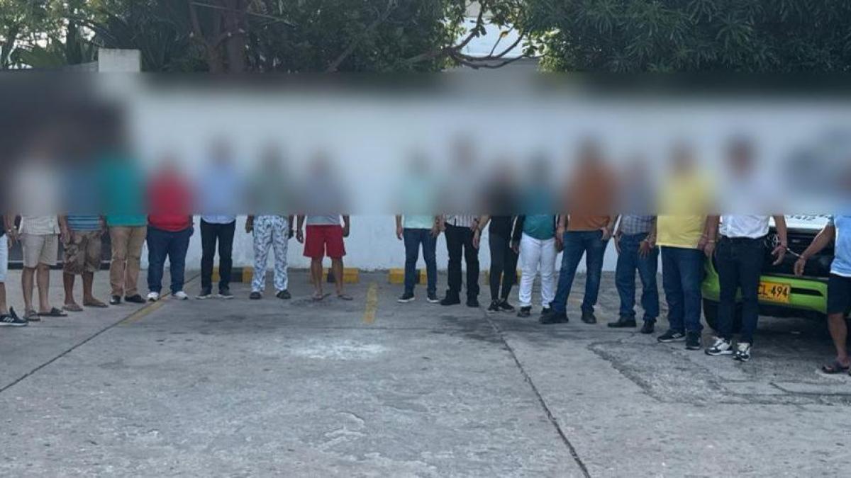 Un póster que transformó los activos estatales en actividades privadas con soledad