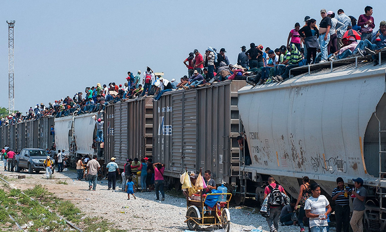 Trump ofrece $ 1,000 a los migrantes que son autoportados