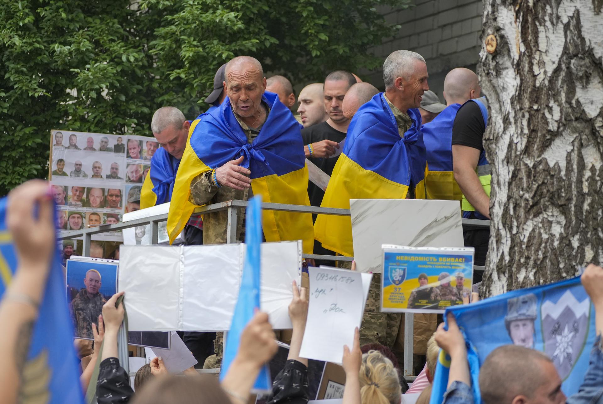 El intercambio de prisioneros entre Rusia y Ucrania termina: mil personas liberadas

 – Primer plano