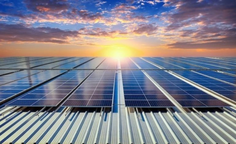 Energía solar en Colombia: un futuro brillante con desafíos en la calle
