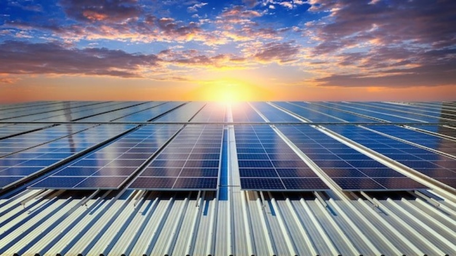Energía solar en Colombia: un futuro brillante con desafíos en la calle