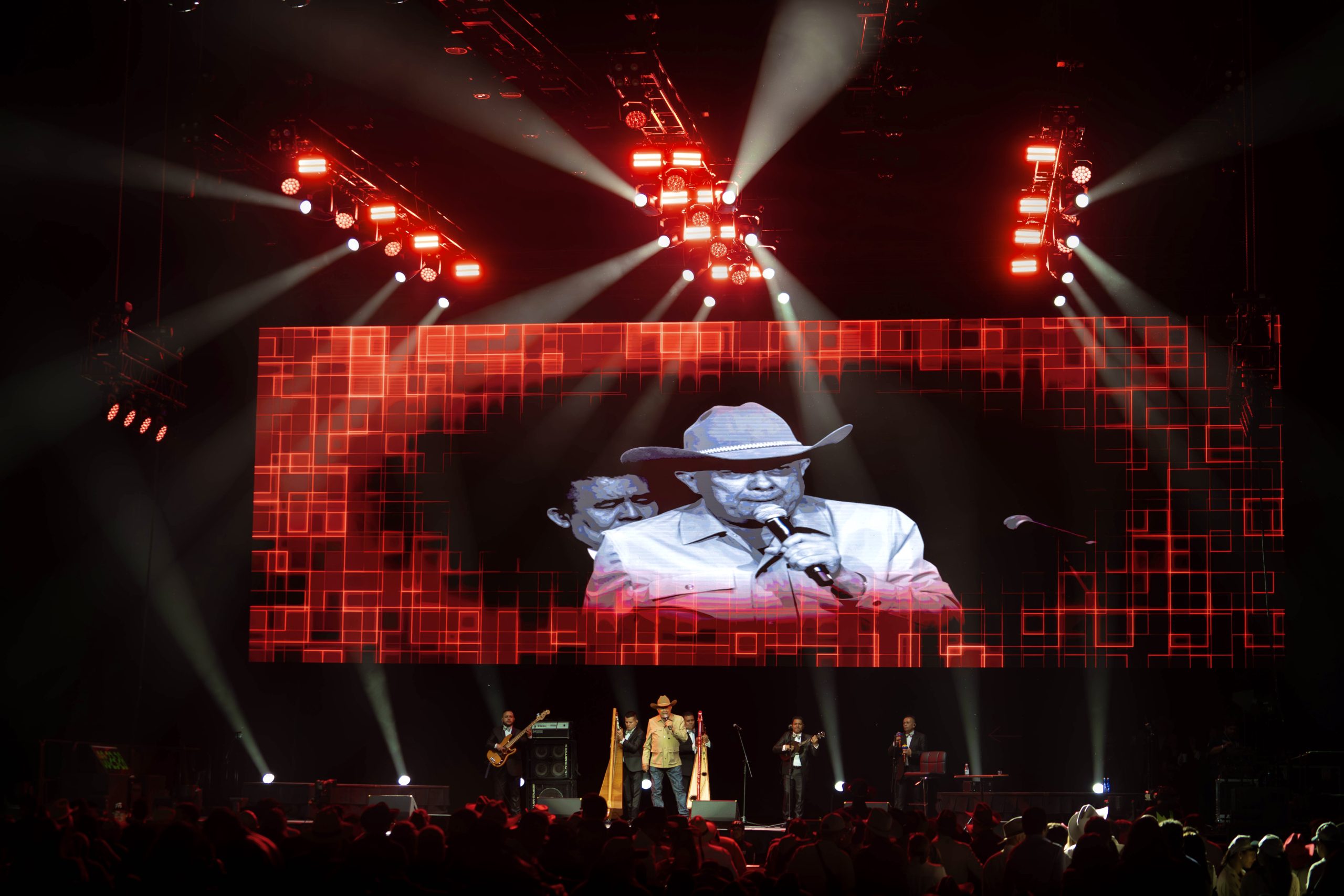 Reynaldo Armas lanza «Cardenal Needes You» después de llenar el Movistar Arena de Bogotá

 – Primer plano