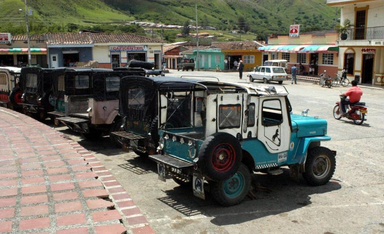 Los hombres armados viajarían por la comuna en diez motocicletas y amenazaban a los comerciantes
– Primer plano