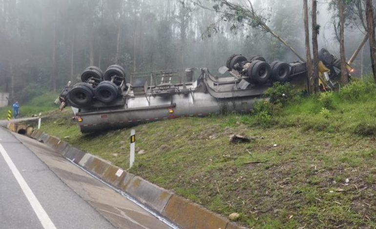 En el camino hacia la llanura está completamente cerrado

 – Primer plano