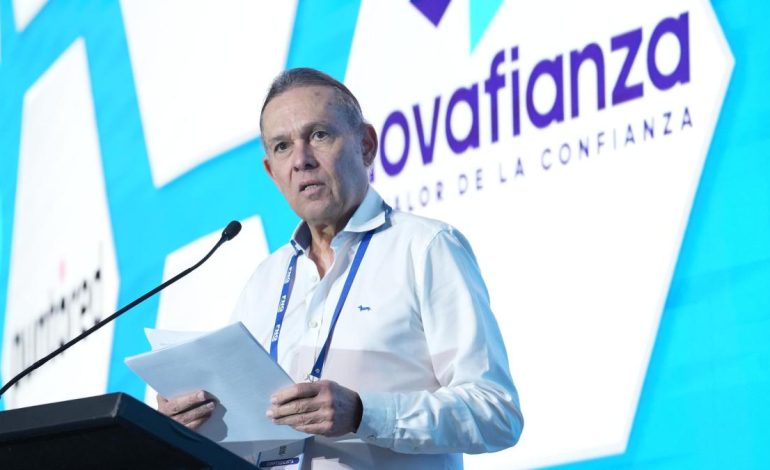 «La democracia colombiana está al borde de la fractura»

 – Primer plano