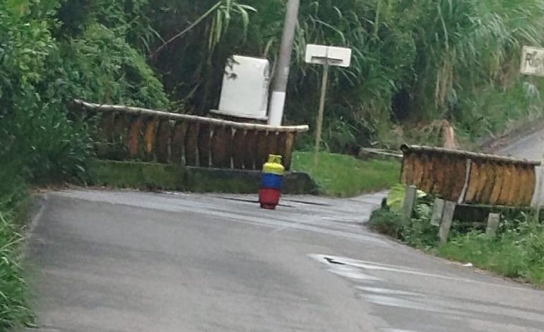 Las autoridades controlaron la explosión abandonada de la manera principal de Jamundí

 – Primer plano