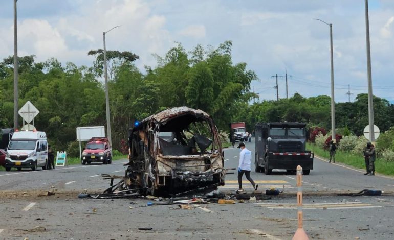 Dos explosiones en el Sr. American y Jamundí Road dejan cuatro muertos
– Primer plano