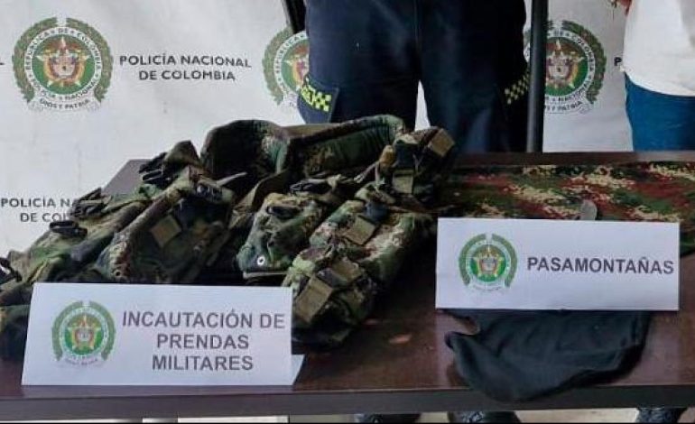 Atraparon a Medellín, con ropa del ejército, al líder de Sierra, buscando asesinato y desaparición
– Primer plano