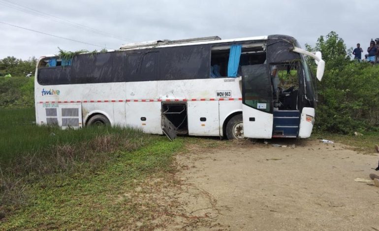 Dead y 20 hojas heridas del autobús de accidente con trabajadores del hotel Decameron en Barú, Cartagena

 – Primer plano