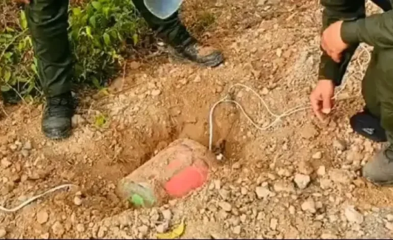 Dos artefactos con 30 kilos de explosivo
– Primer plano