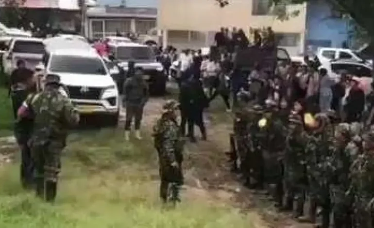Los disidentes obligaron a los habitantes de Jambaló a participar en el funeral del apodo Choling
– Primer plano