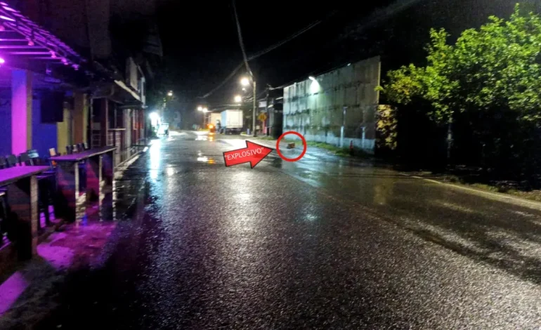 Un artefacto explosivo detonado cerca del comando policial en Puerto Valdivia

 – Primer plano